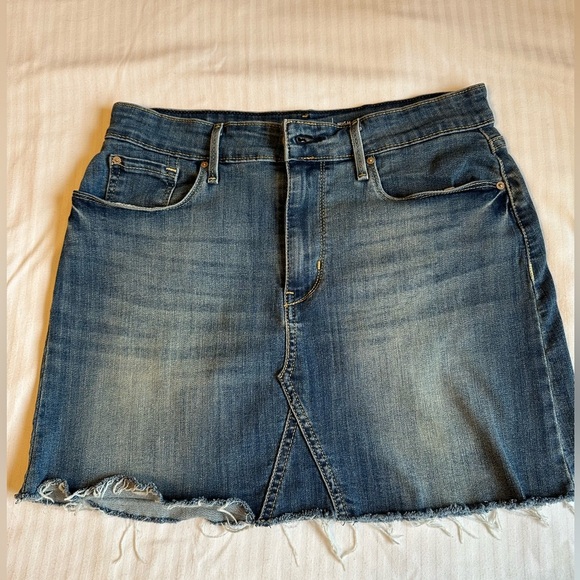 Signature by Levi Strauss Dresses & Skirts - Levi's Signature High Rise Denim Mini Skirt Size 6 Y2K